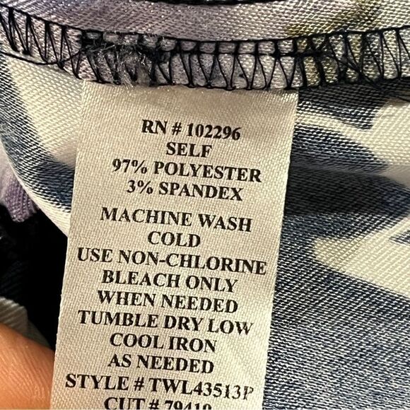 U-neck Floral Sleeveless fitted Dress size 12P - Picture 9 of 11